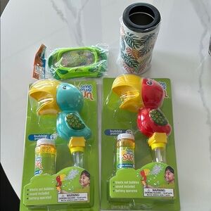 Summer fun outdoor toys. Bubble Parrot Set for 2,3,4 year old. Teacher gift idea